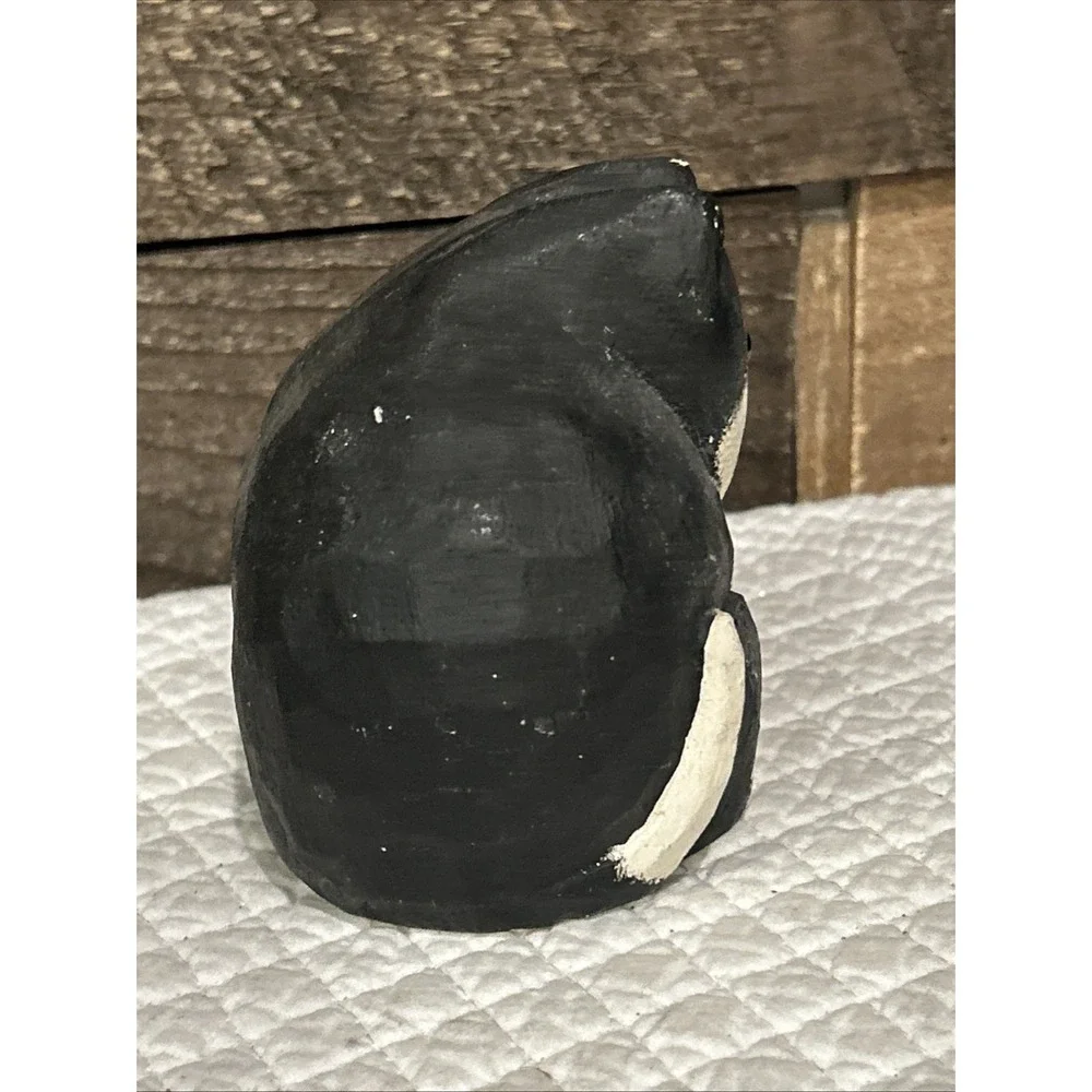 James Haddon Hand-Carved and signed Black‎ & White Tuxedo Cat Figurine – 3.5
